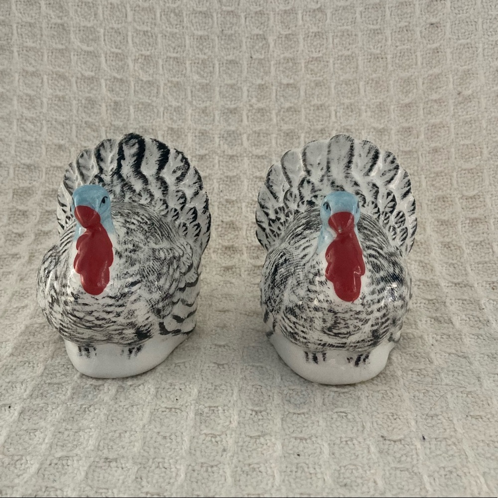 Hallmark White&Black Turkey Salt & Pepper Shakers